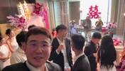 刘传兴结婚啦！他跪着都快比旁边小姐姐站着还高啦😂